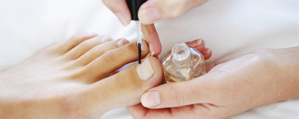 Kosmetische Pediküre mit Lack (ca. 60 Min.)   
