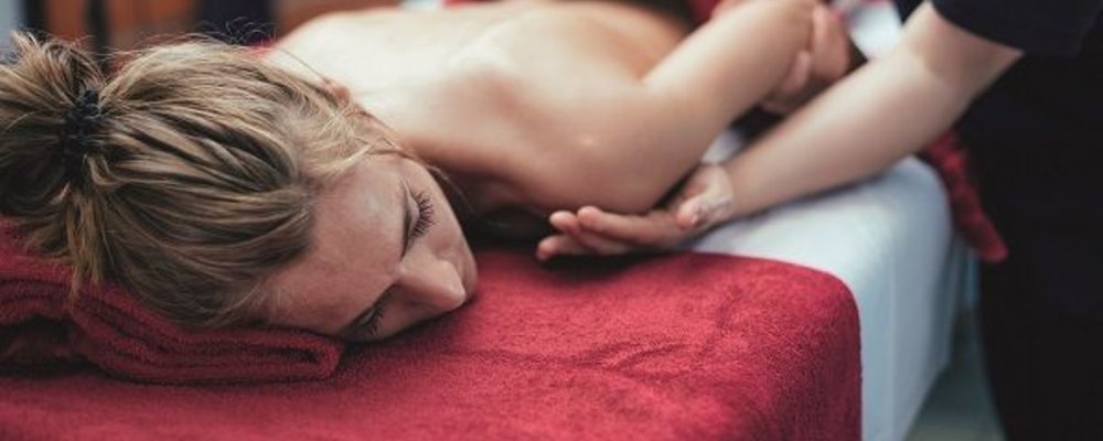 Abhyanga Ganzkörpermassage (ca. 75 Min.)
