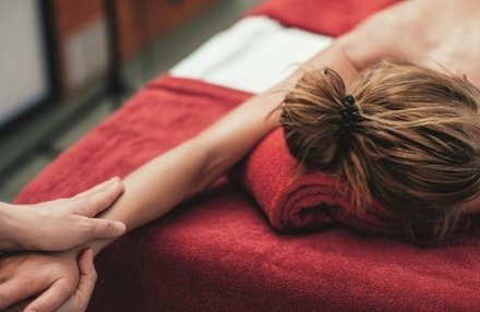 Tuina-Ganzkörpermassage (ca. 75 Min)