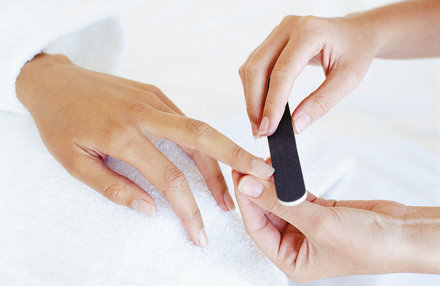 Maniküre für sie/ihn (ca. 40 Min.)