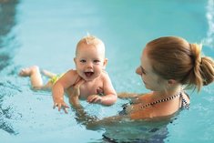Baby- & Kleinkinderschwimmen in der Gruppe (ca. 45 Min.)
